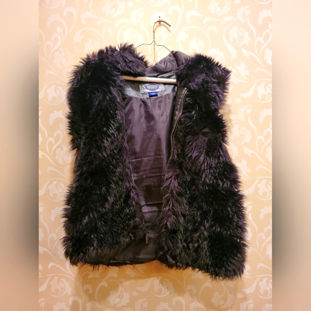 Faux fur green envy black fur vest hoodie